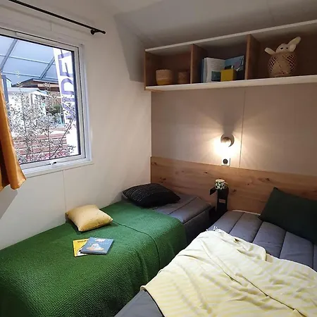 Mobil-home Avec Terrasse Pour 4 Pers. - Api-1-52-1721 * Arvert