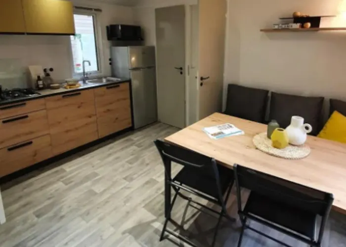 Mobil-home Avec Terrasse Pour 4 Pers. - Api-1-52-1721