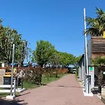 营地 Mobil-home Avec Terrasse Pour 4 Pers. - Api-1-52-1721 *