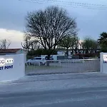 营地 Mobil-home Avec Terrasse Pour 4 Pers. - Api-1-52-1721